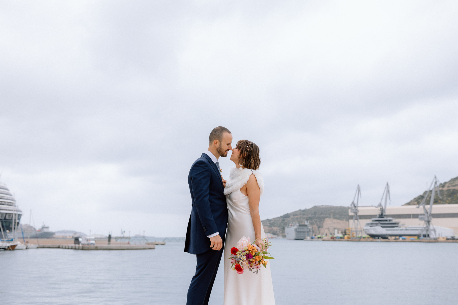 fotografia de boda en puerto de cartagena restaurante licor 43